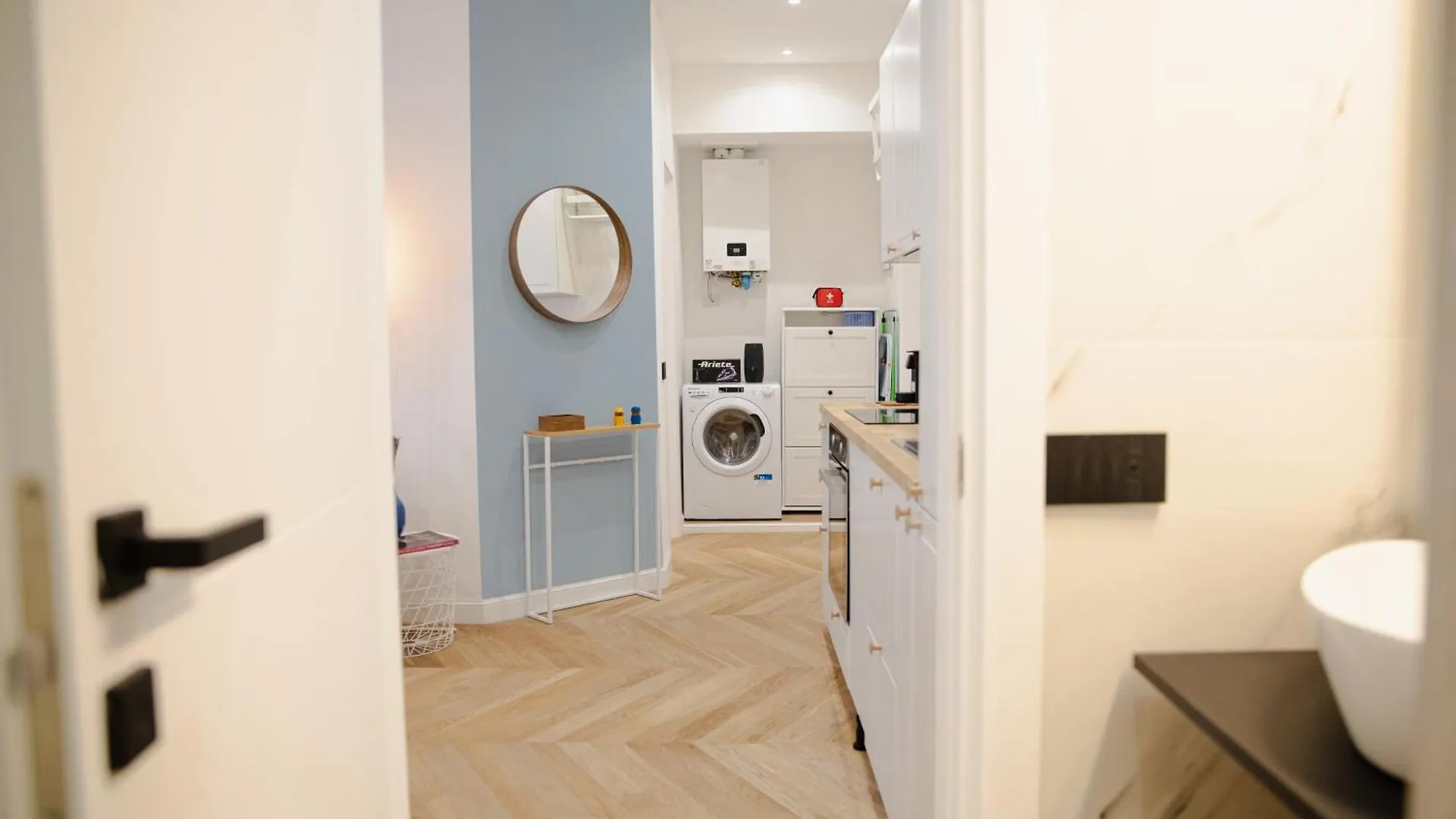Bright 2-Room Apartment For Friends And Relatives 0*, Milan