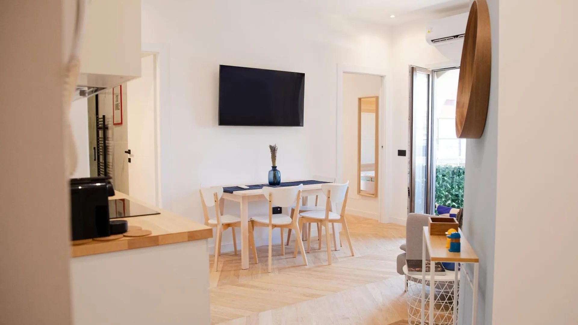 Bright 2-Room Apartment For Friends And Relatives Italy